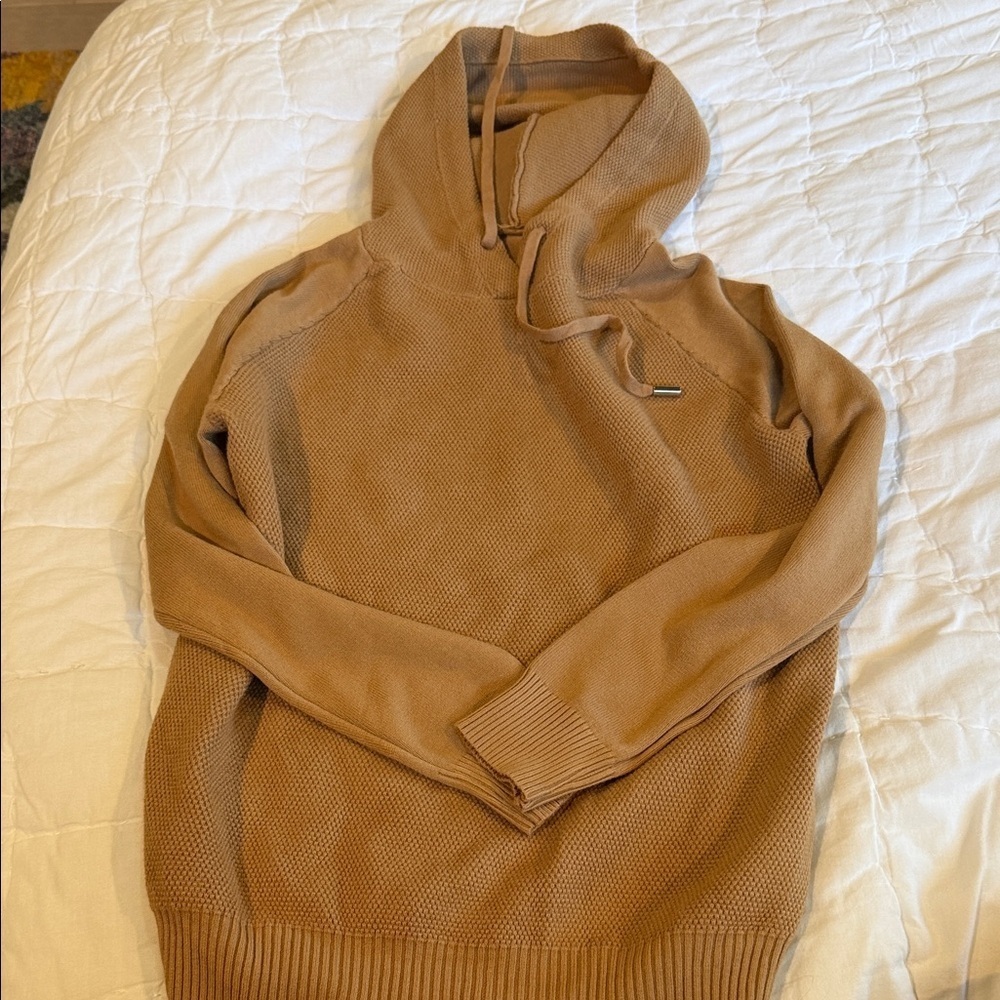 New without tags camel sweater, size medium